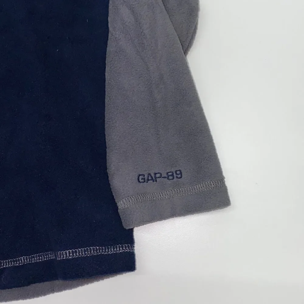 NWT ❤️ Gap sweater